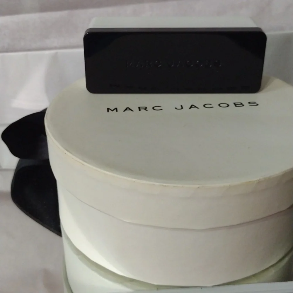 MARC JACOBS ๐ Perfume, 2 Eau de Toilette, Perfumed Lotion, Permanent Case NWT - Picture 5 of 11